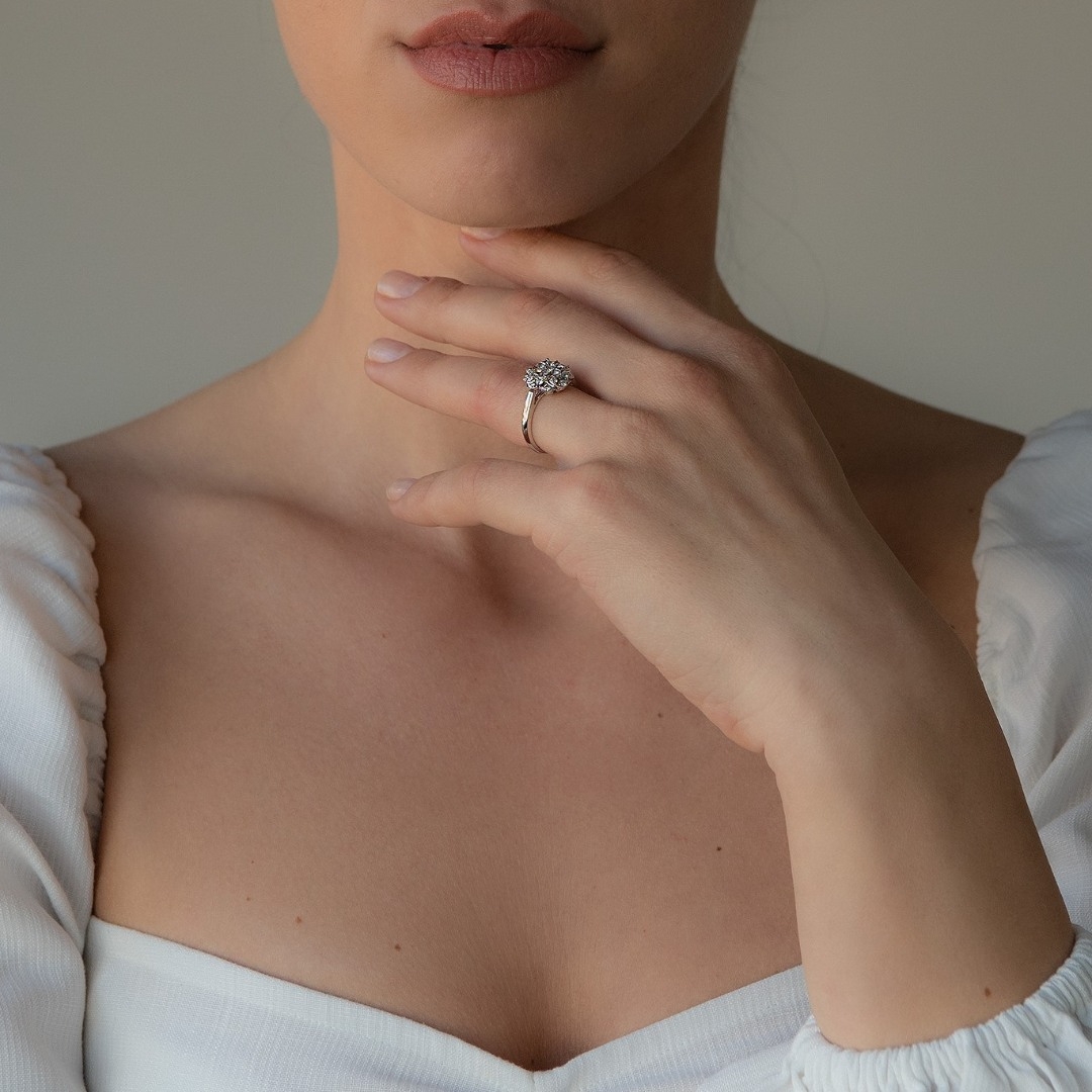 inel din aur alb de 18K cu Diamante de 0.75ct.  2