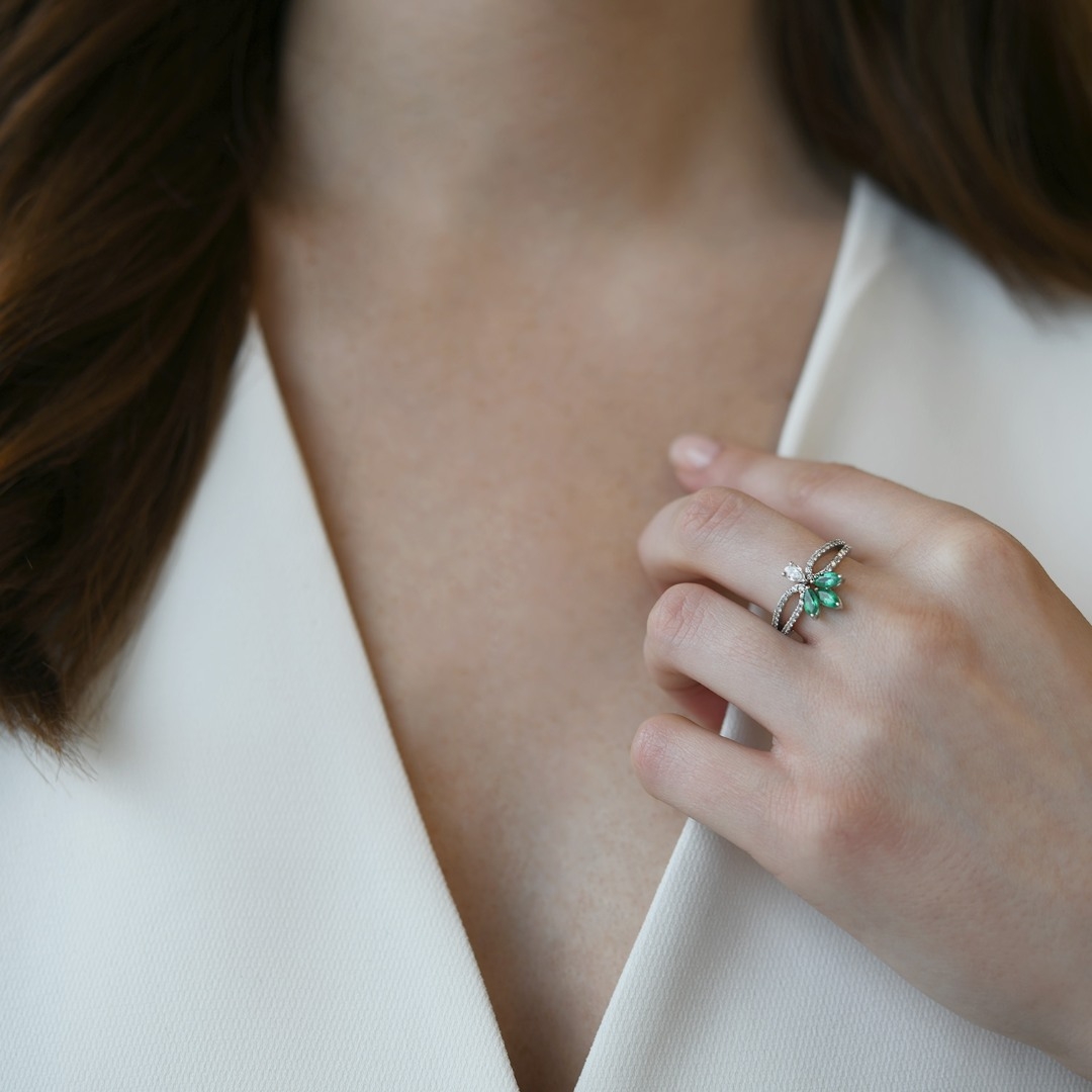 inel din aur alb de 18K cu Smaralde și Diamante naturale  2