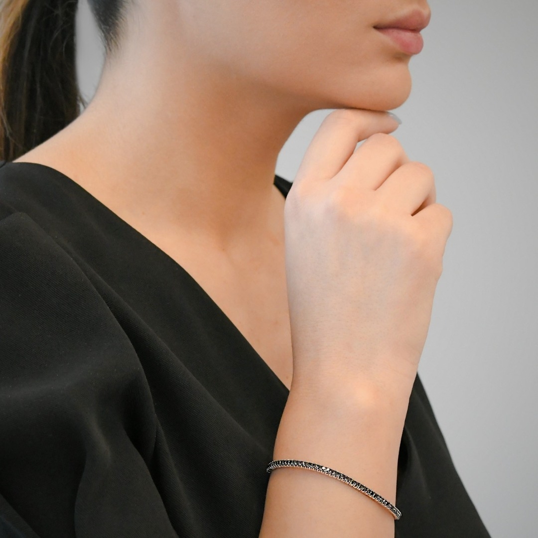 brățară cu design extensibil din aur alb de 18K și Diamante naturale negre  3