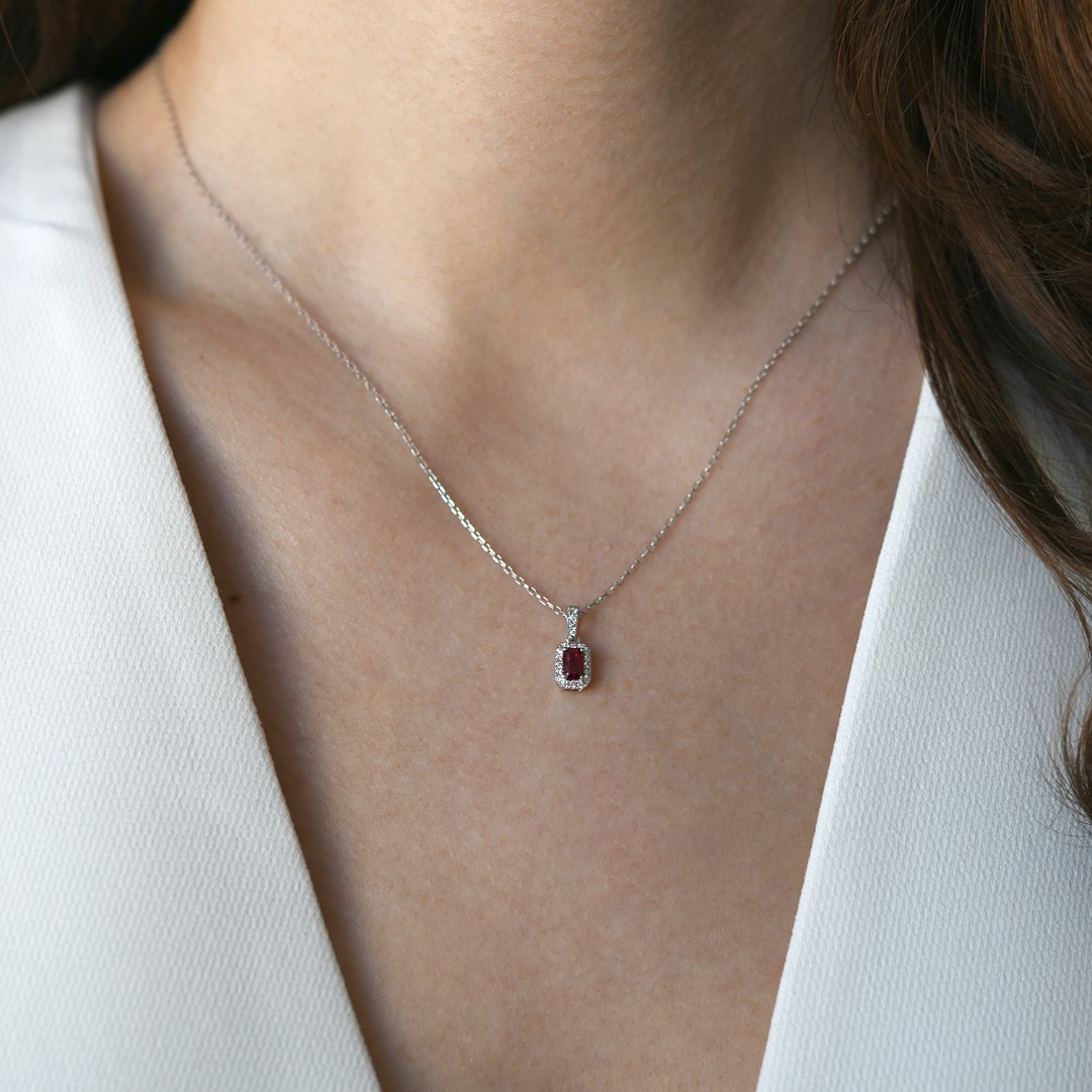 lanț din aur alb de 18K și pandantiv cu Rubin și Diamante naturale  2