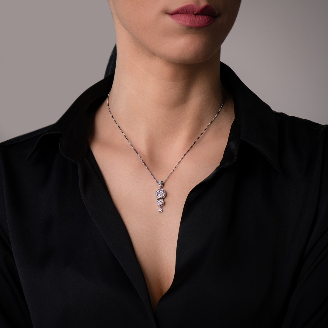 lanț din aur alb de 18K și pandantiv cu Diamante naturale  2