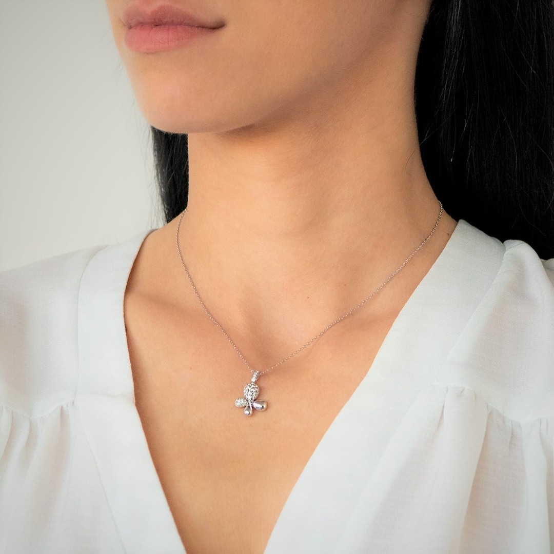 lanț din aur alb de 18K și pandantiv cu Diamante de 0.54ct.  2