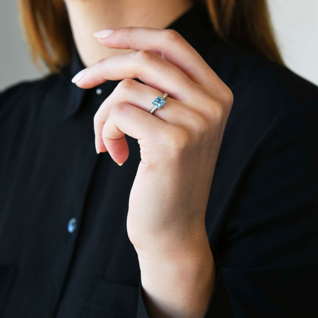 inel din aur alb de 18K, cu Blue Topaz și Diamante naturale  2