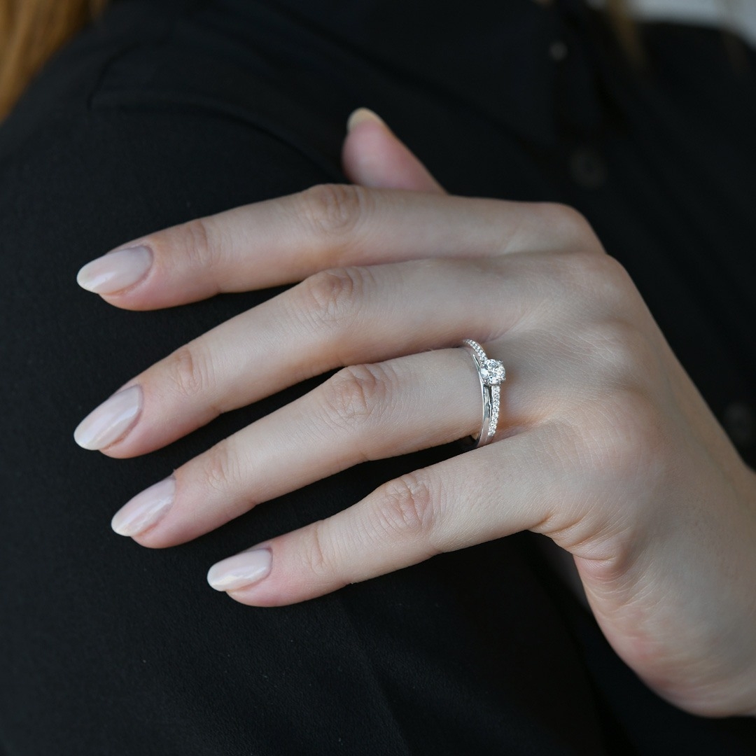 inel de logodnă din aur alb de 18K cu Diamant natural certificat GIA  2