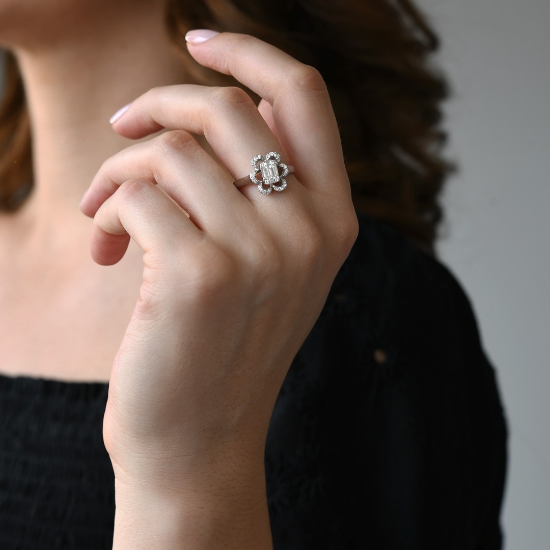 inel din aur alb de 18K cu Diamante naturale  2