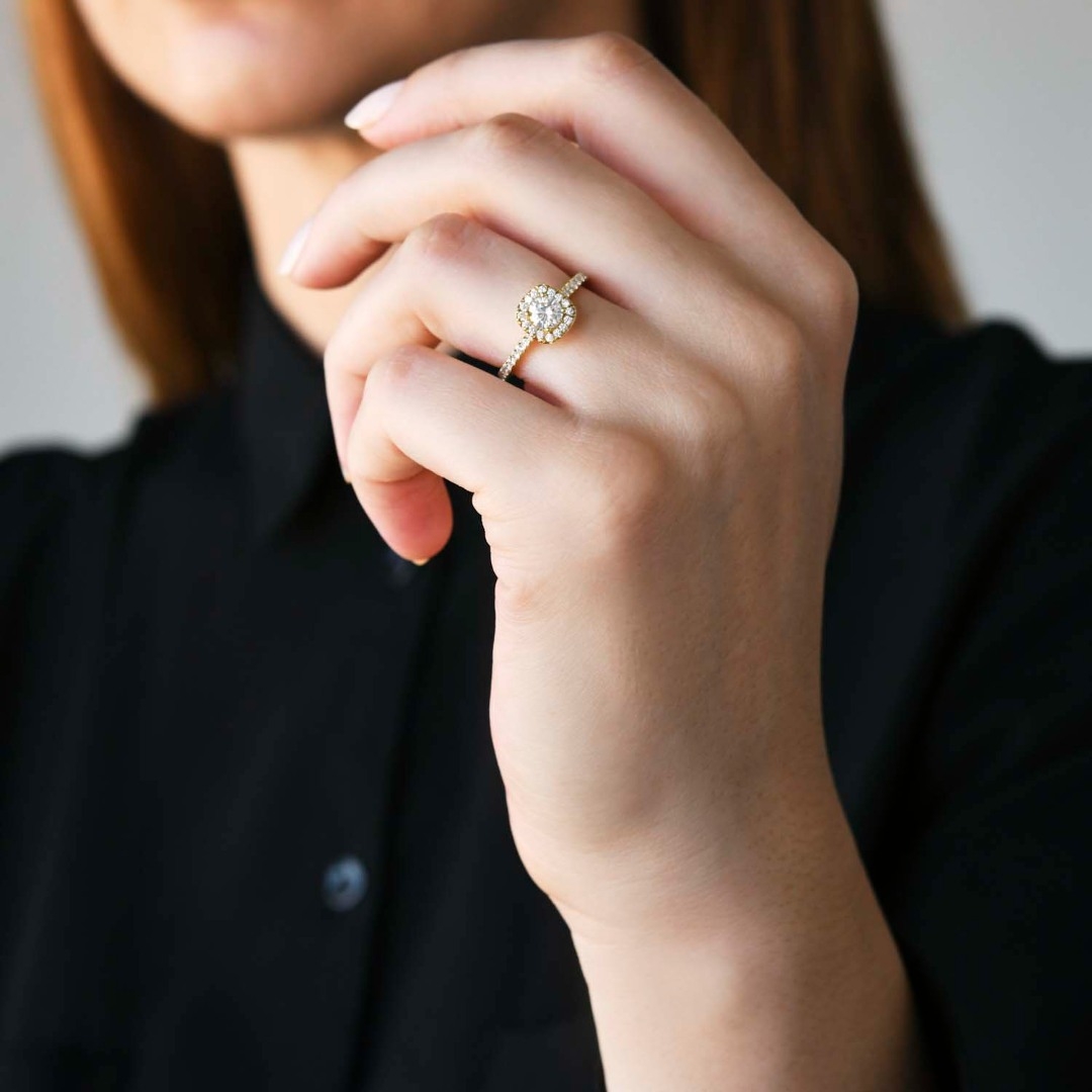 inel din aur galben de 18K cu Diamant natural certificat GIA  4