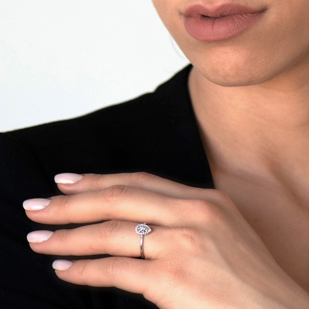 inel din aur alb de 18K cu Diamante de 0.16ct.  2