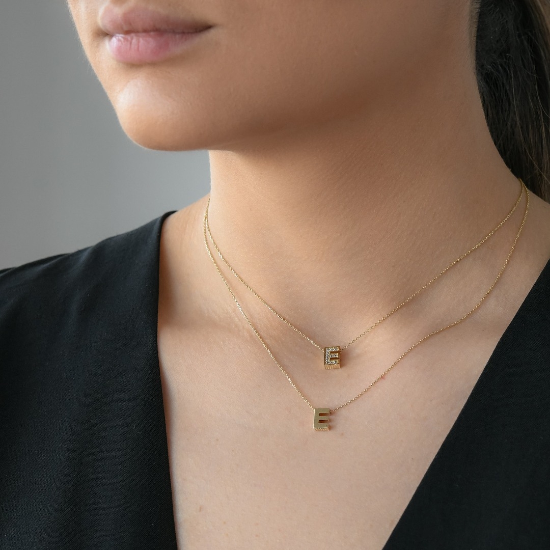 lanț din aur galben de 14K și pandantiv literă  2