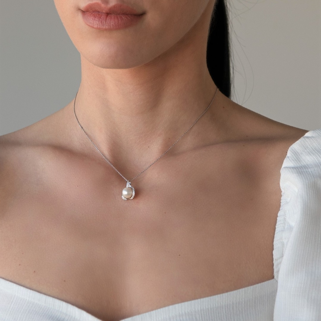 pandantiv din aur alb de 18K, cu Diamante și Perlă  2