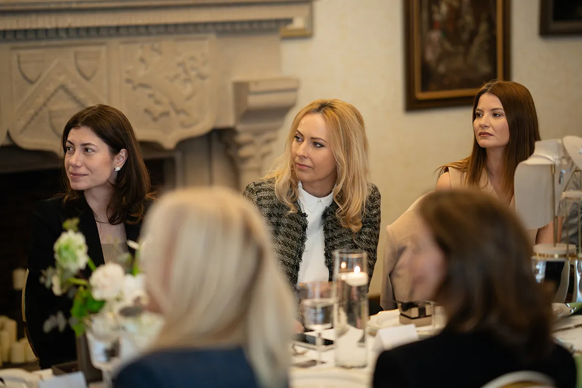 Breakfast with Diamonds: O dimineață strălucitoare la Modern Art Museum