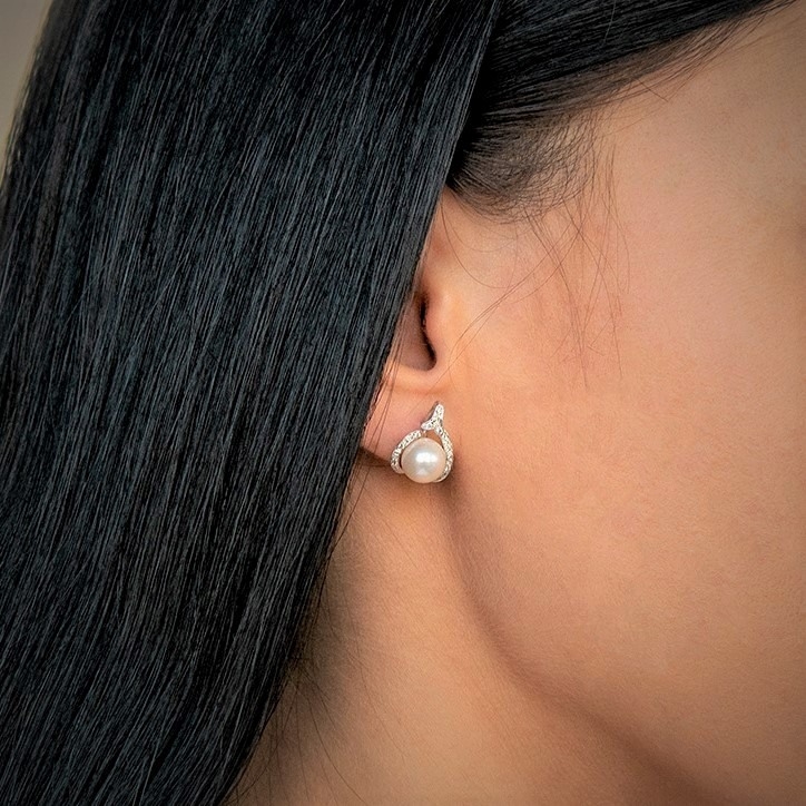 cercei din aur alb de 18K cu Perle albe și Diamante naturale  2