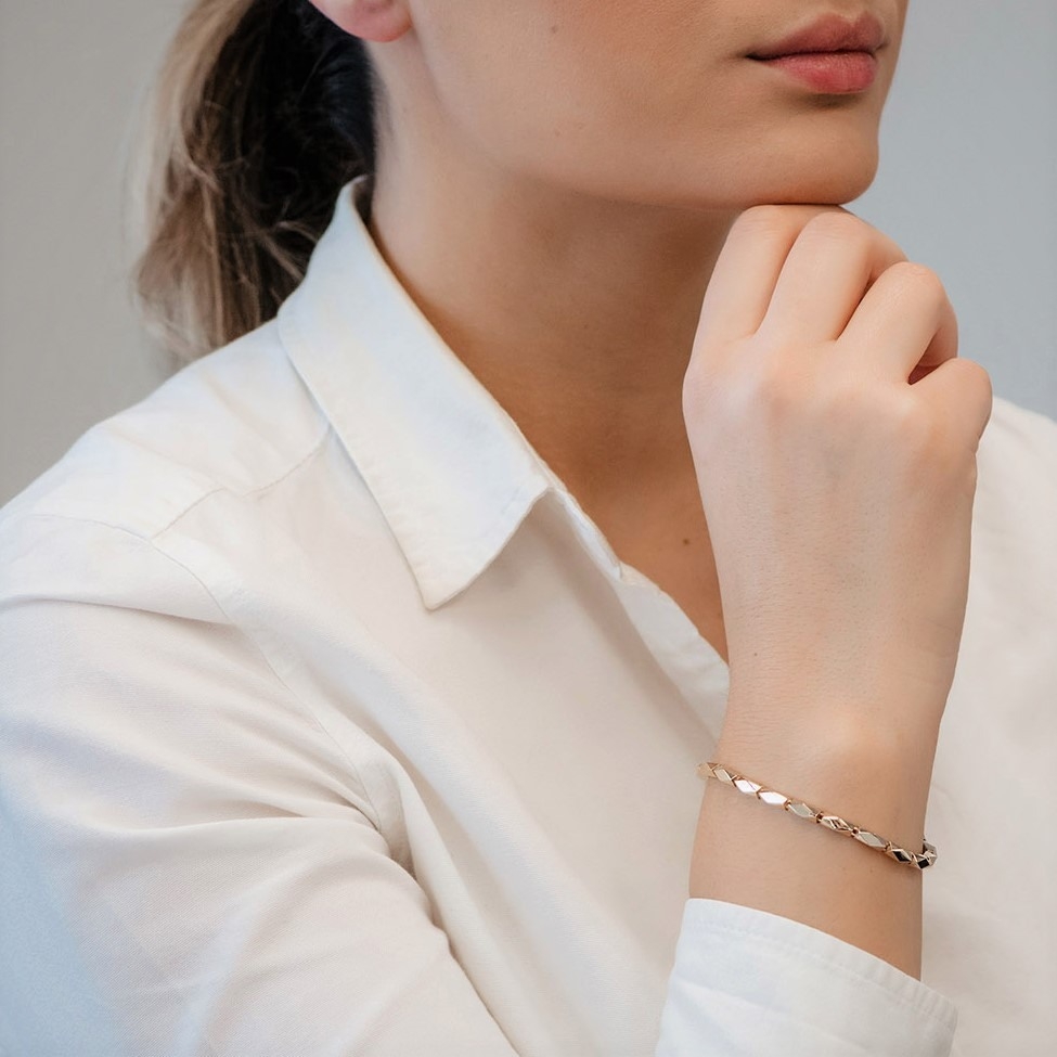 brățară din aur galben de 14K cu elemente segmentate  2