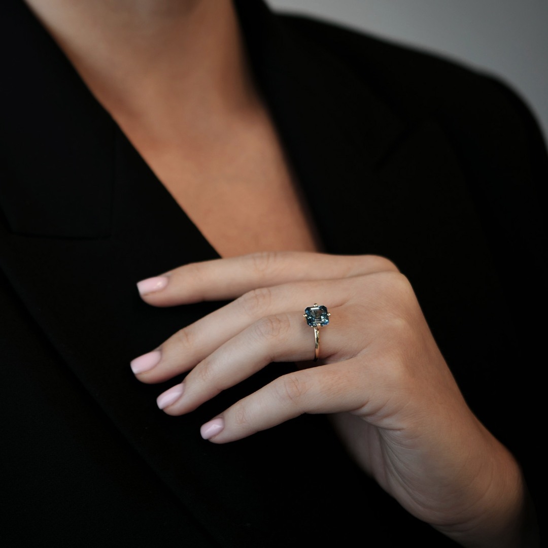 inel din aur galben de 14K cu London Blue Topaz  2