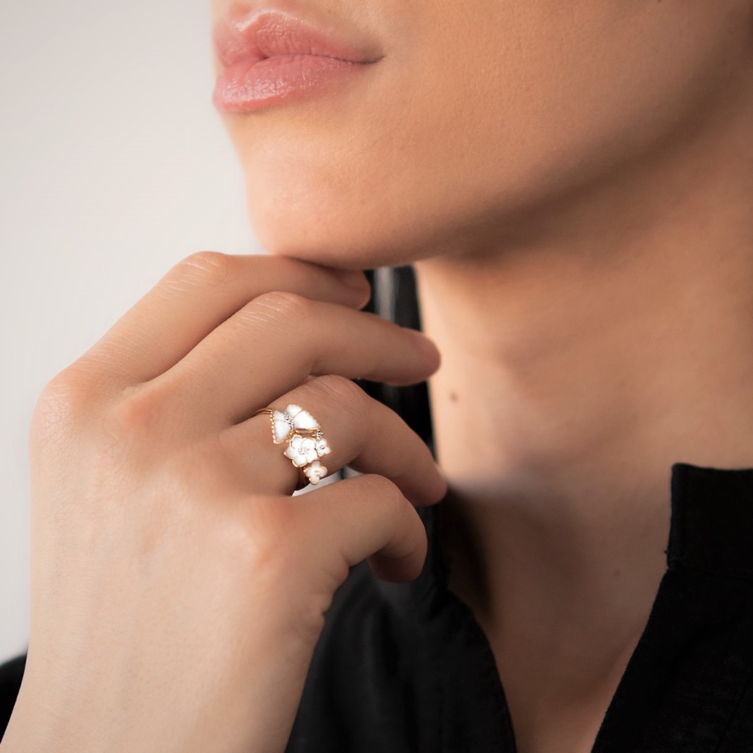 inel din aur galben de 18K, cu Diamante și Email alb  2