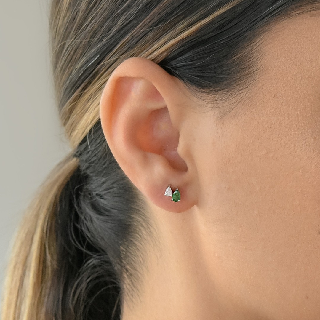 cercei din aur alb de 18K, cu Diamante și Smaralde  2