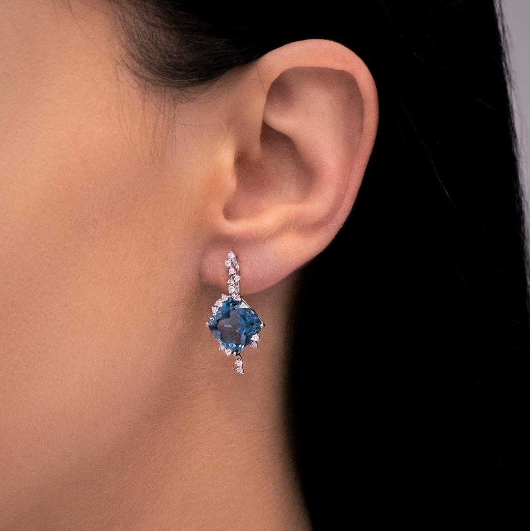 cercei din aur alb de 18K cu Diamante naturale și pietre Blue Topaz  2