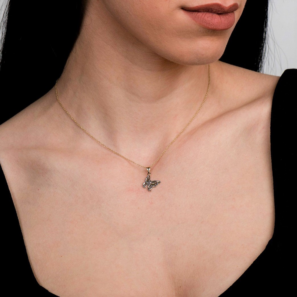 pandantiv fluture din aur galben de 14K  2