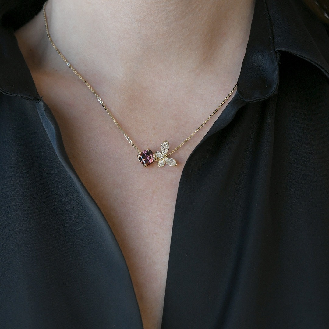 lanț cu pandantiv fluture din aur galben de 14K  2