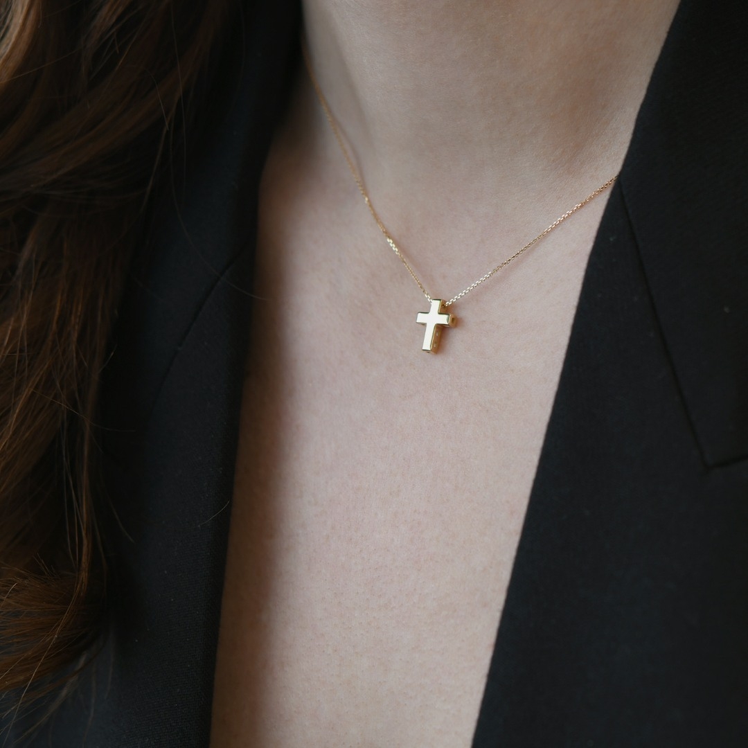 Lanț din aur galben de 14K cu pandantiv cruce  2