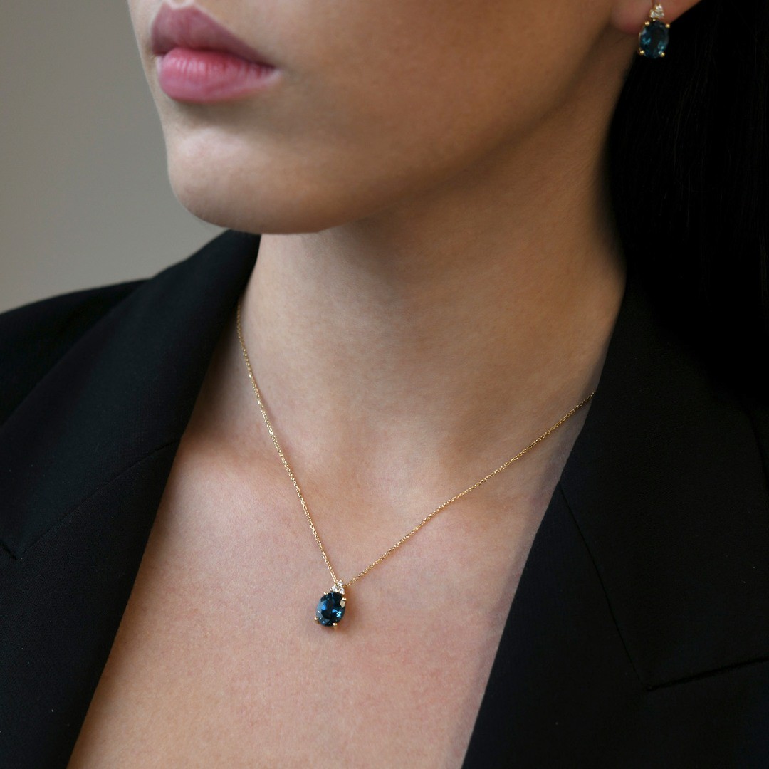 lanț din aur galben de 18K și pandantiv cu London Blue Topaz și Diamante naturale  2