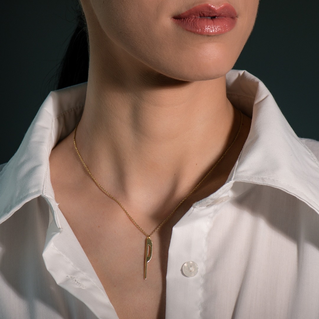 lanț din aur galben de 14K cu pandantiv litera P  2