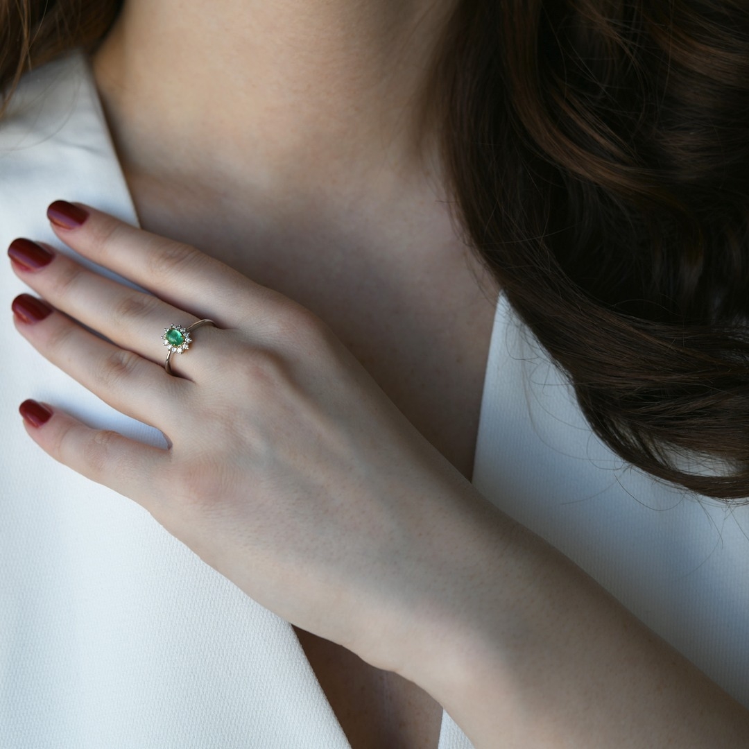 inel din aur alb de 18K, cu Smarald și Diamante naturale  2