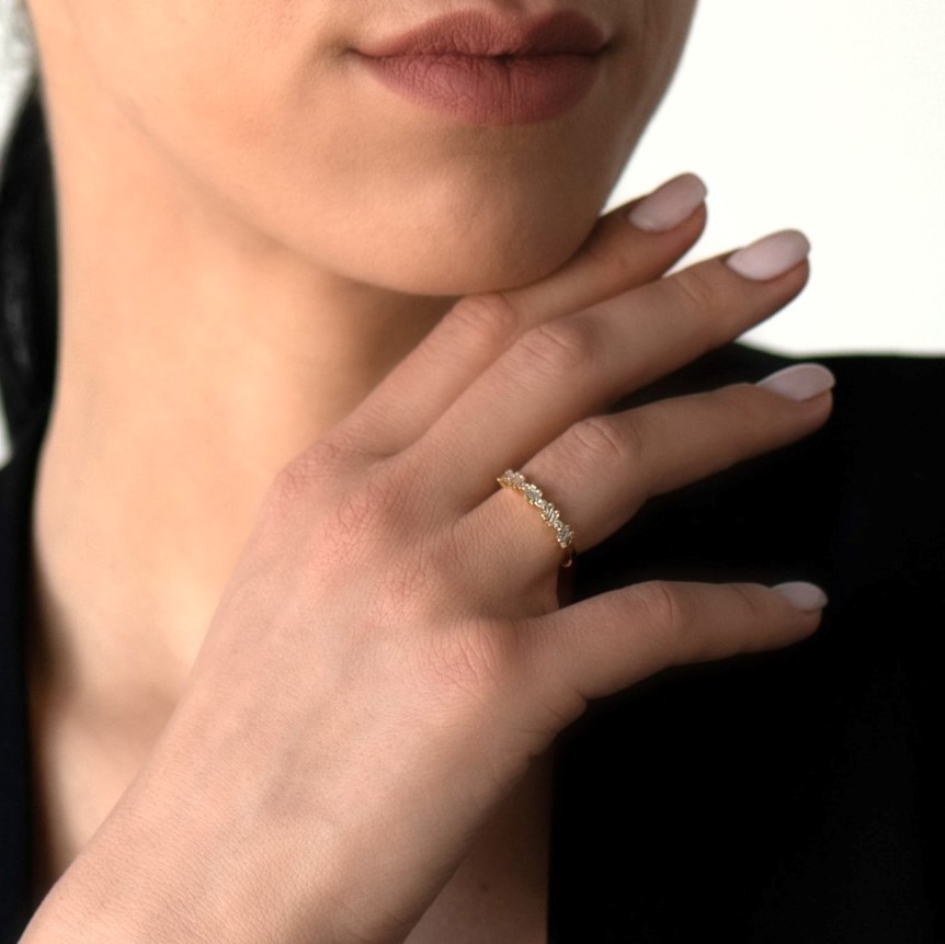inel din aur galben de 18K, încrustat cu 14 Diamante de 0.32ct.  2