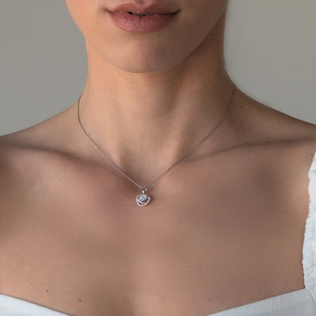 pandantiv din aur alb de 18K cu Diamante naturale  2