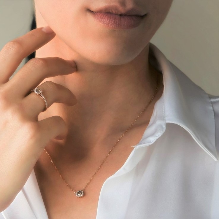 lanț din aur roz de 18K și pandantiv cu Diamante  2