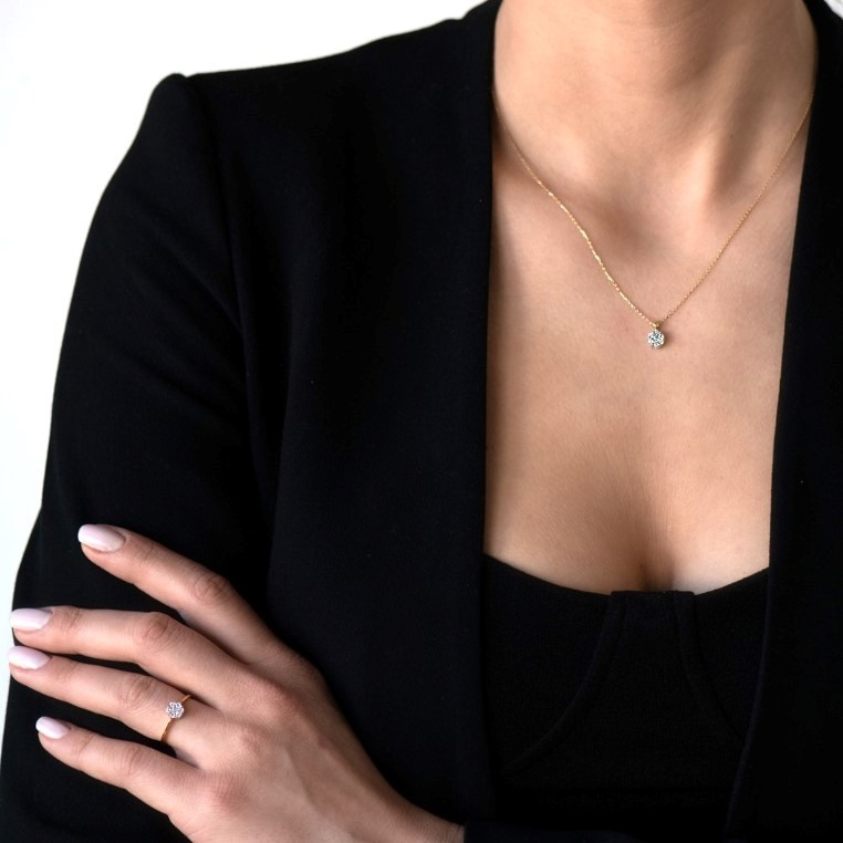 inel din aur galben de 18K, încrustat cu Diamante de 0.25ct.  2