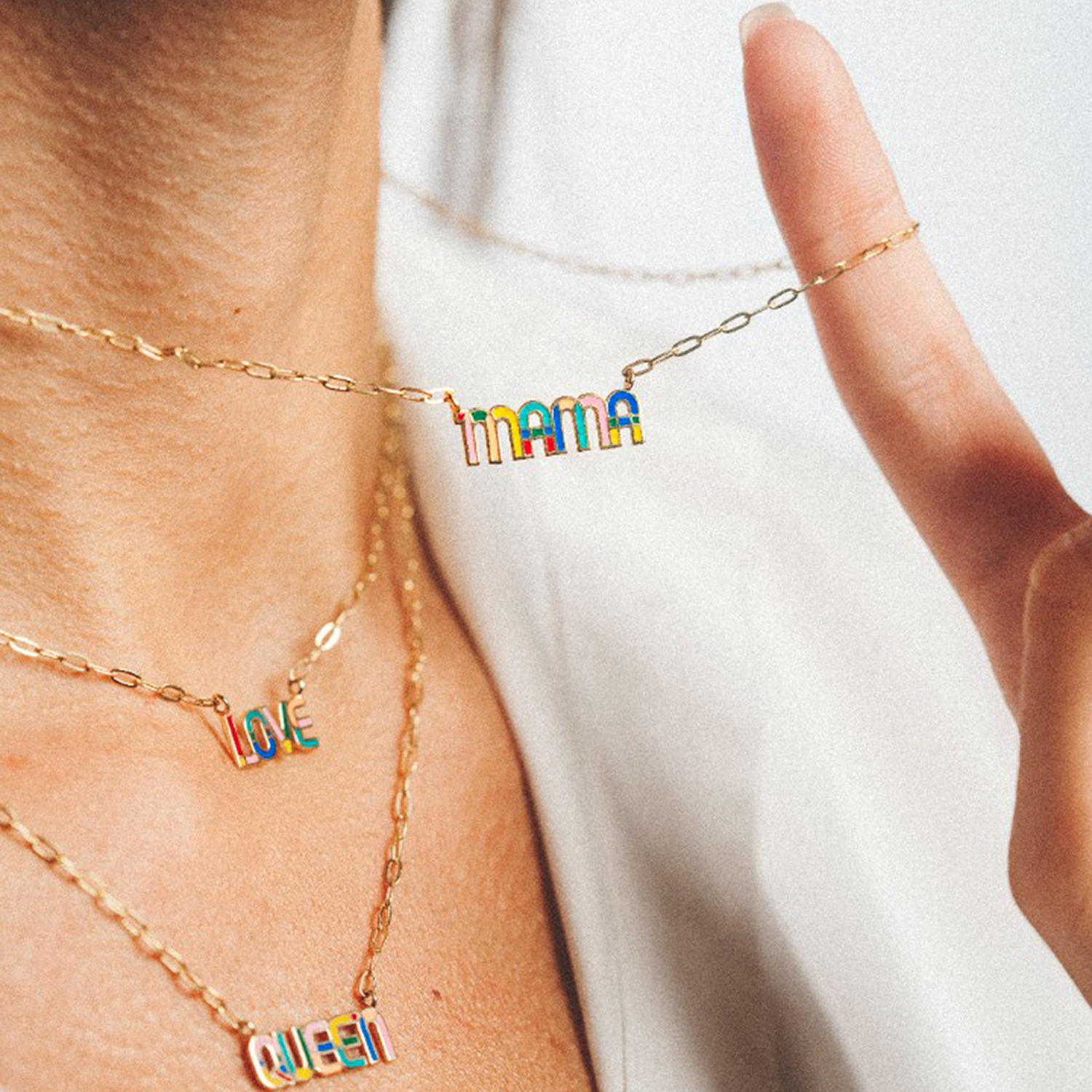 lanț din aur galben de 14K și pandantiv cu Email colorat  4