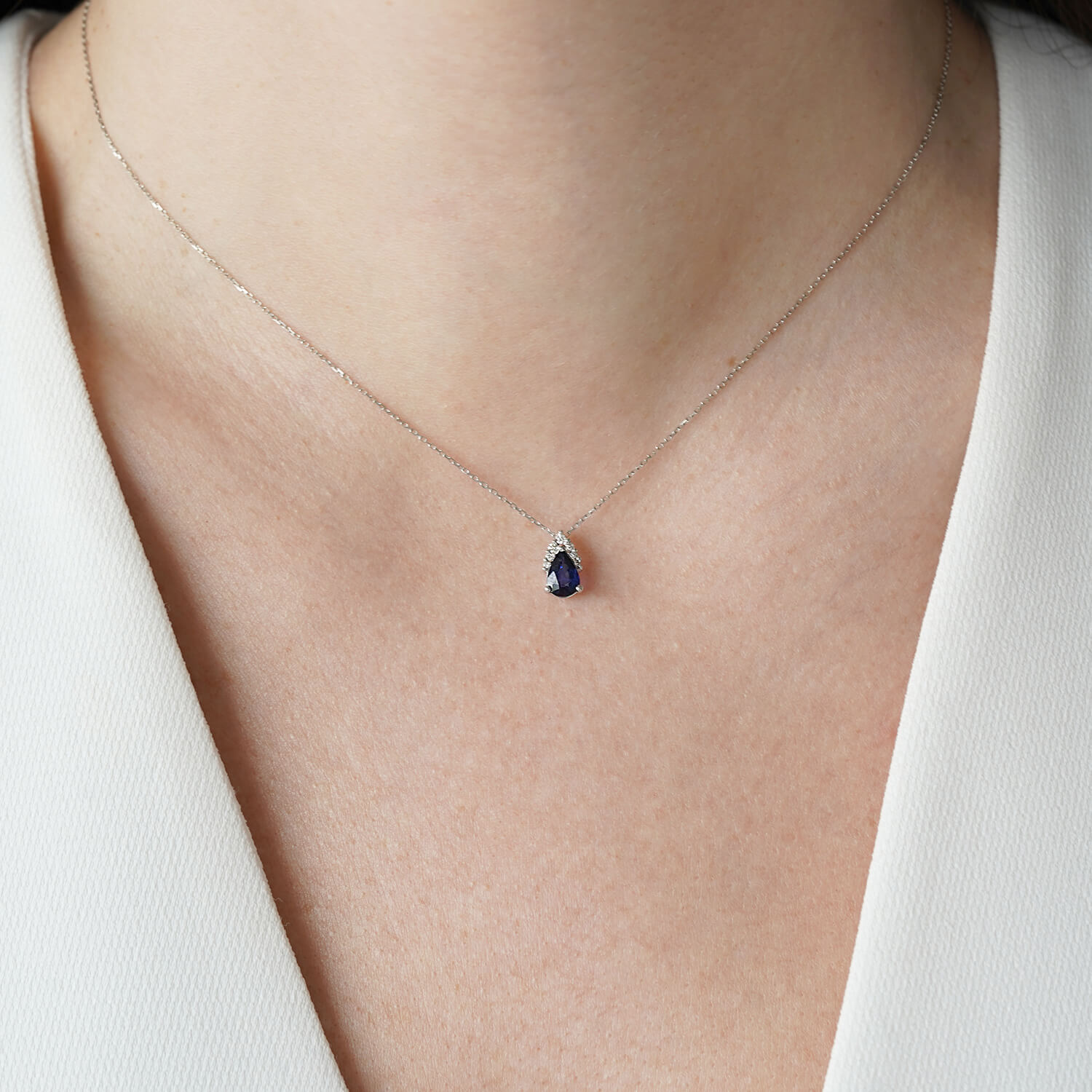 Pandantiv din aur alb de 18K cu Safir și Diamante naturale