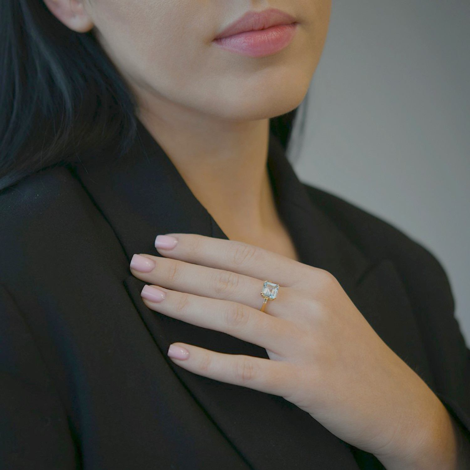 inel din aur galben de 14K cu Blue Topaz  2