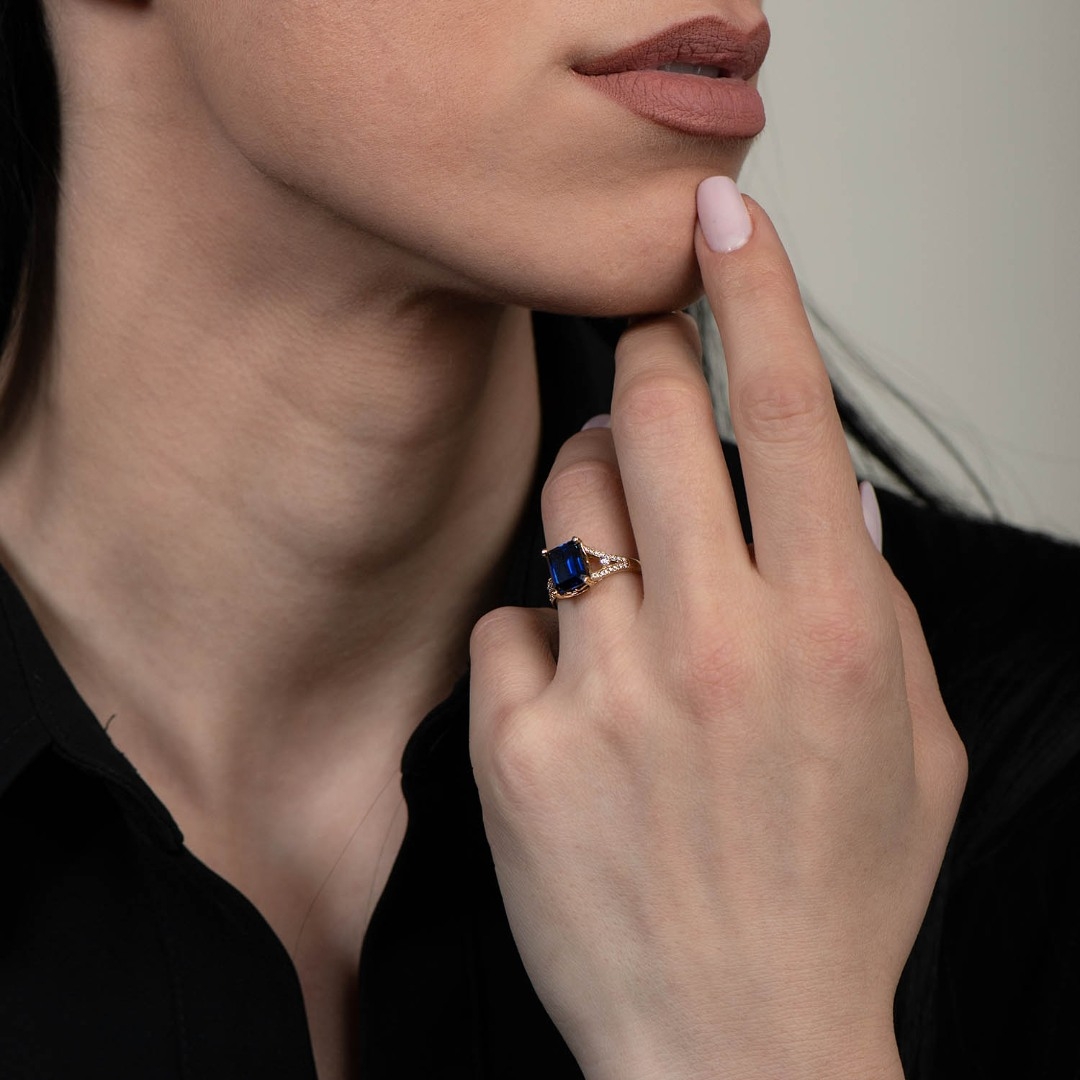 Inel din aur galben de 18K, cu Diamante și Safir