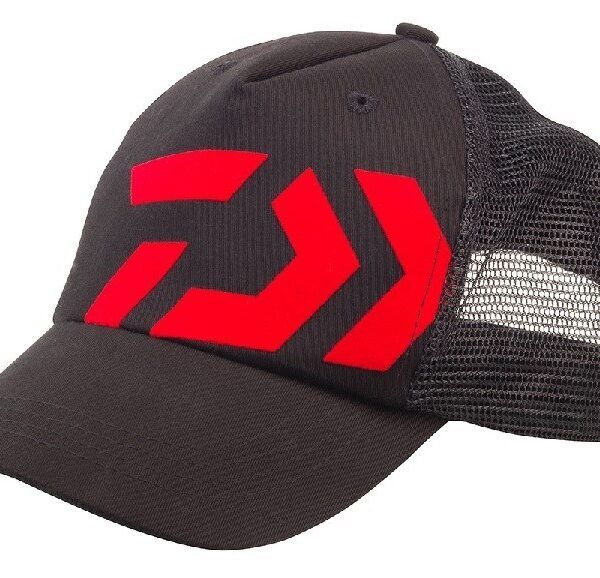 GORRA DAIWA NEGRO LOGO ROJO
