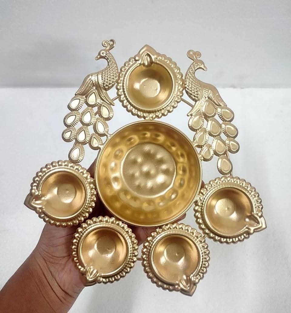 Urli with 8 Tealight Holder & Center Holder