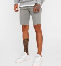 Ofertas de SHORTS DRILL GRIS BÁSICO CON PIN METÁLICO