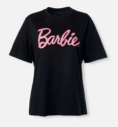 Ofertas de Camiseta De Barbie Negra Manga Corta Para Mujer