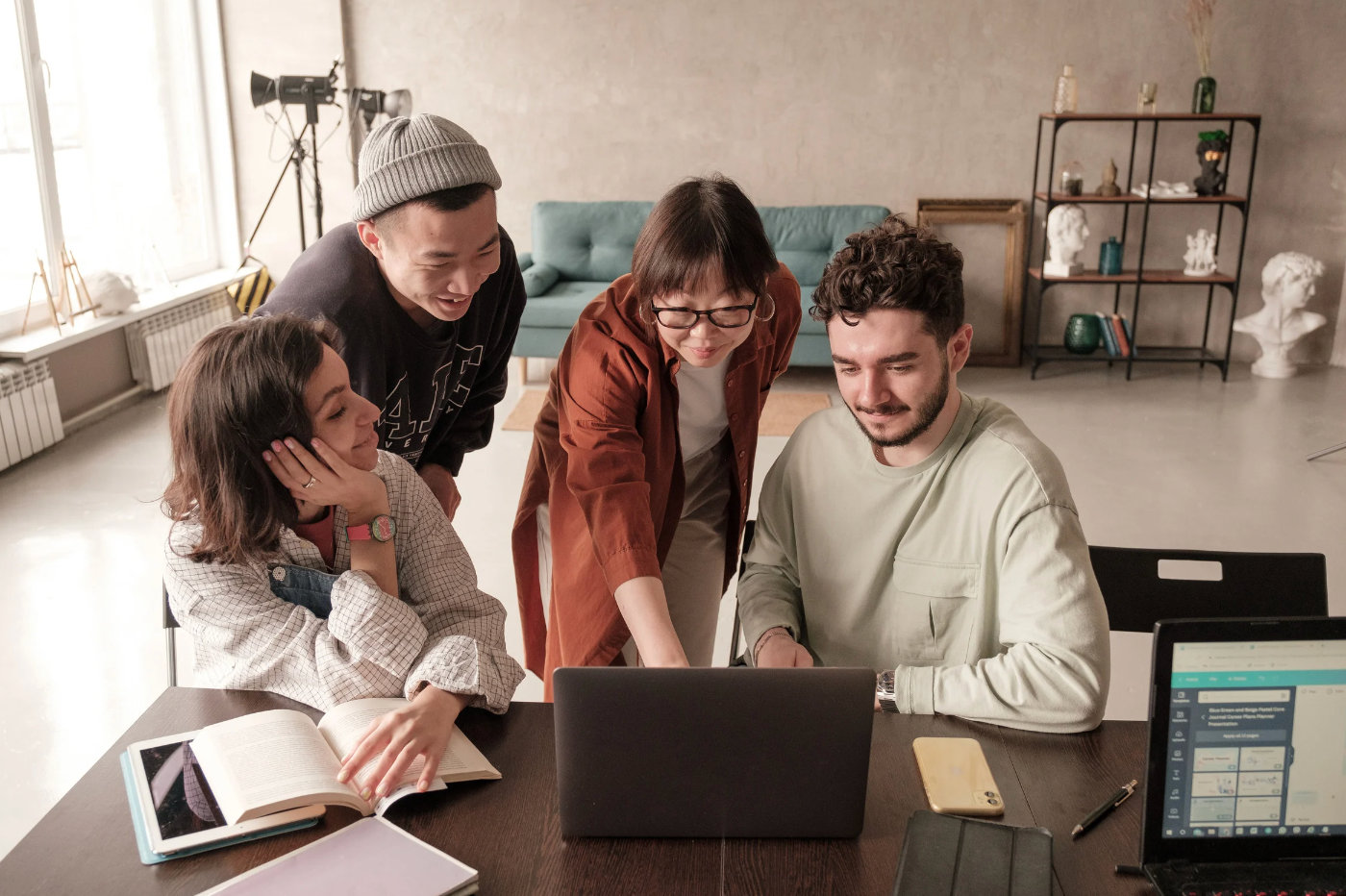 A good moving team can make the office relocation process more efficient.