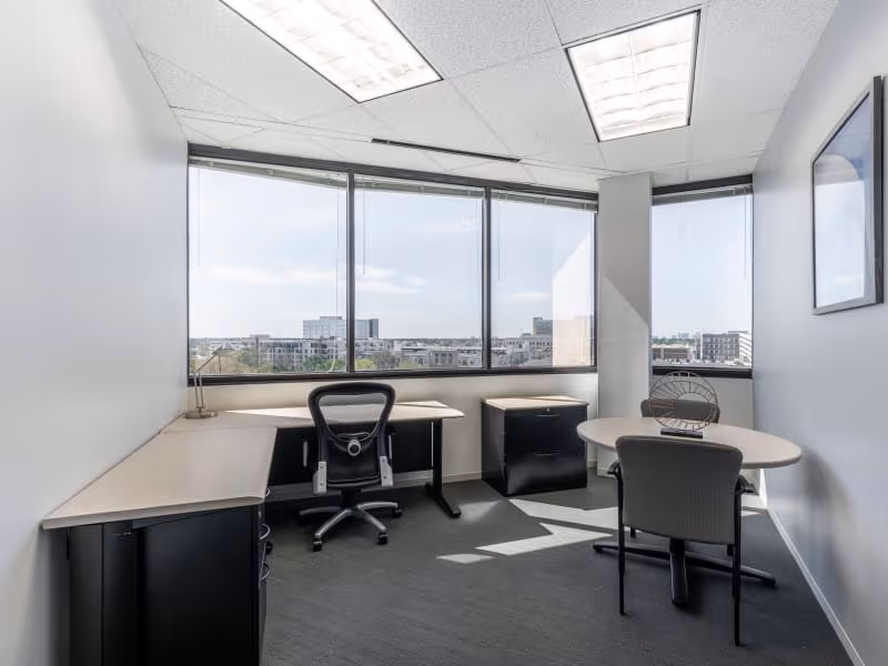 Town & Country Central I - Image 1