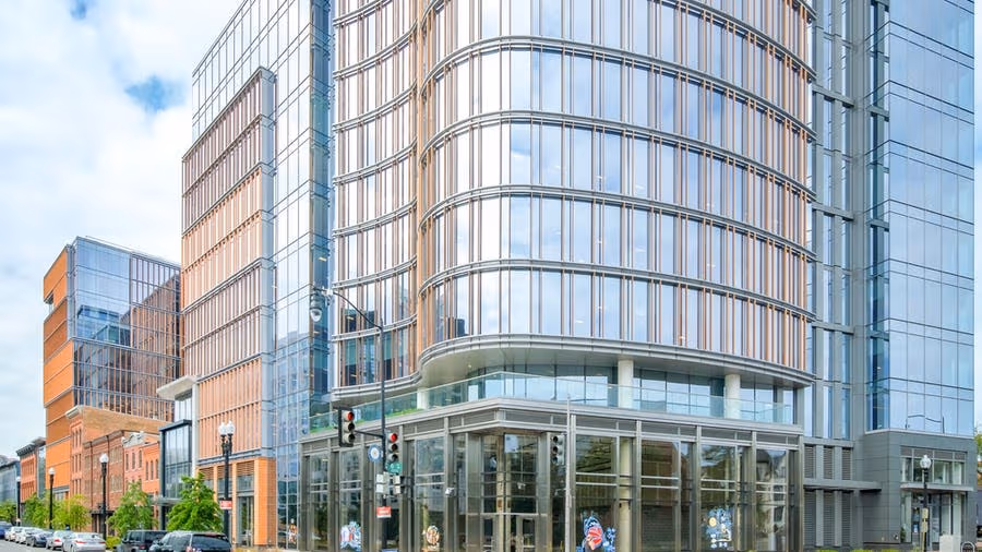 655 New York Ave NW - Image 1