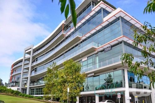 16 Lexington Drive, Bella Vista - Image 1