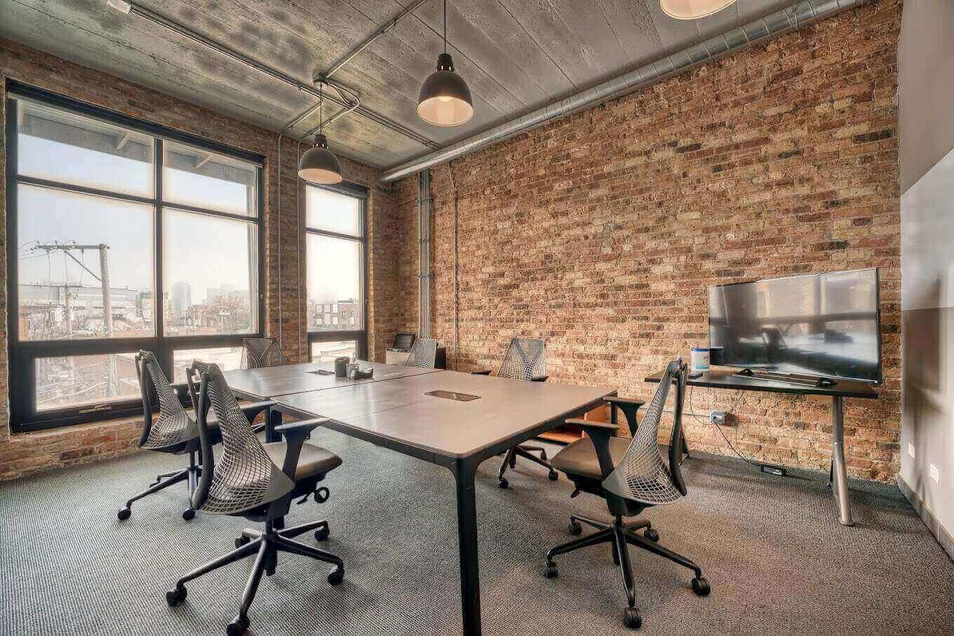 3033 N Clark St, Chicago - Image 1