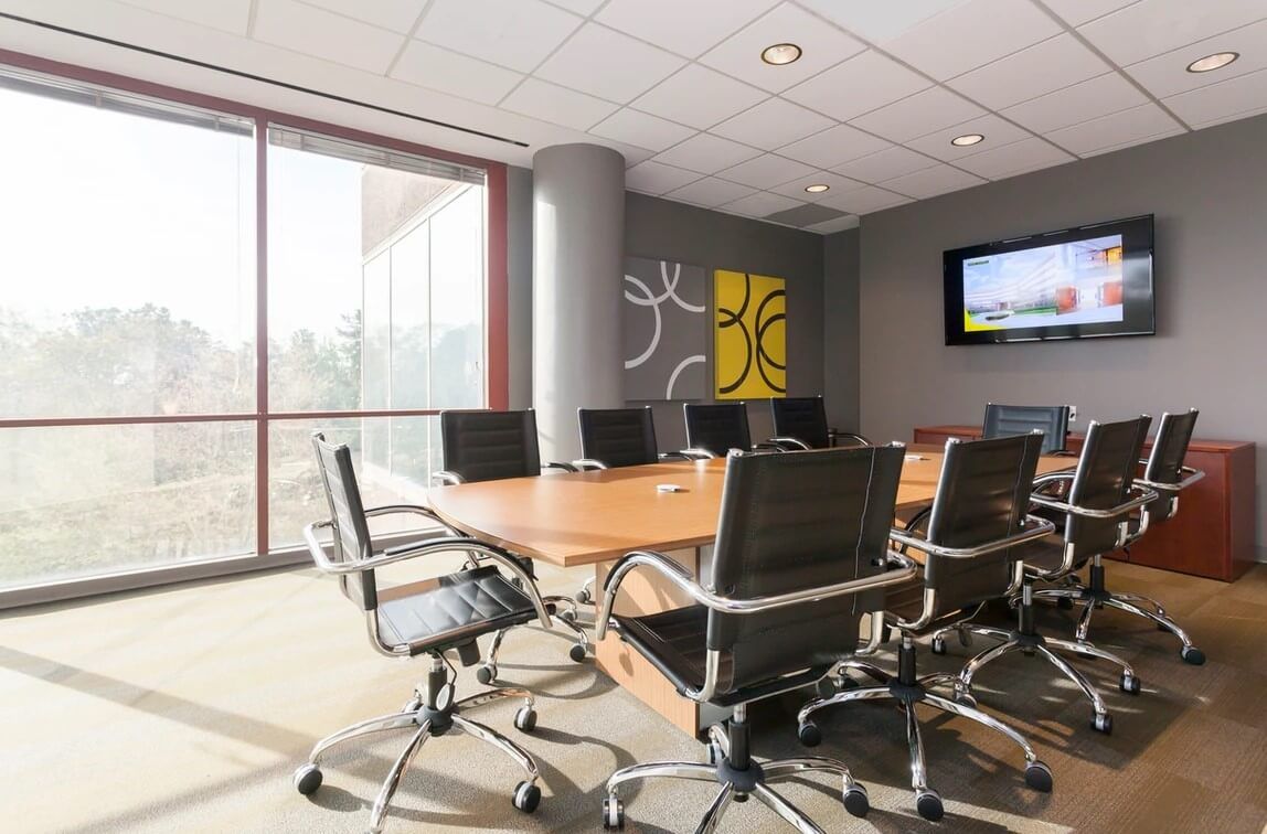 Hillcroft Plaza - Image 1