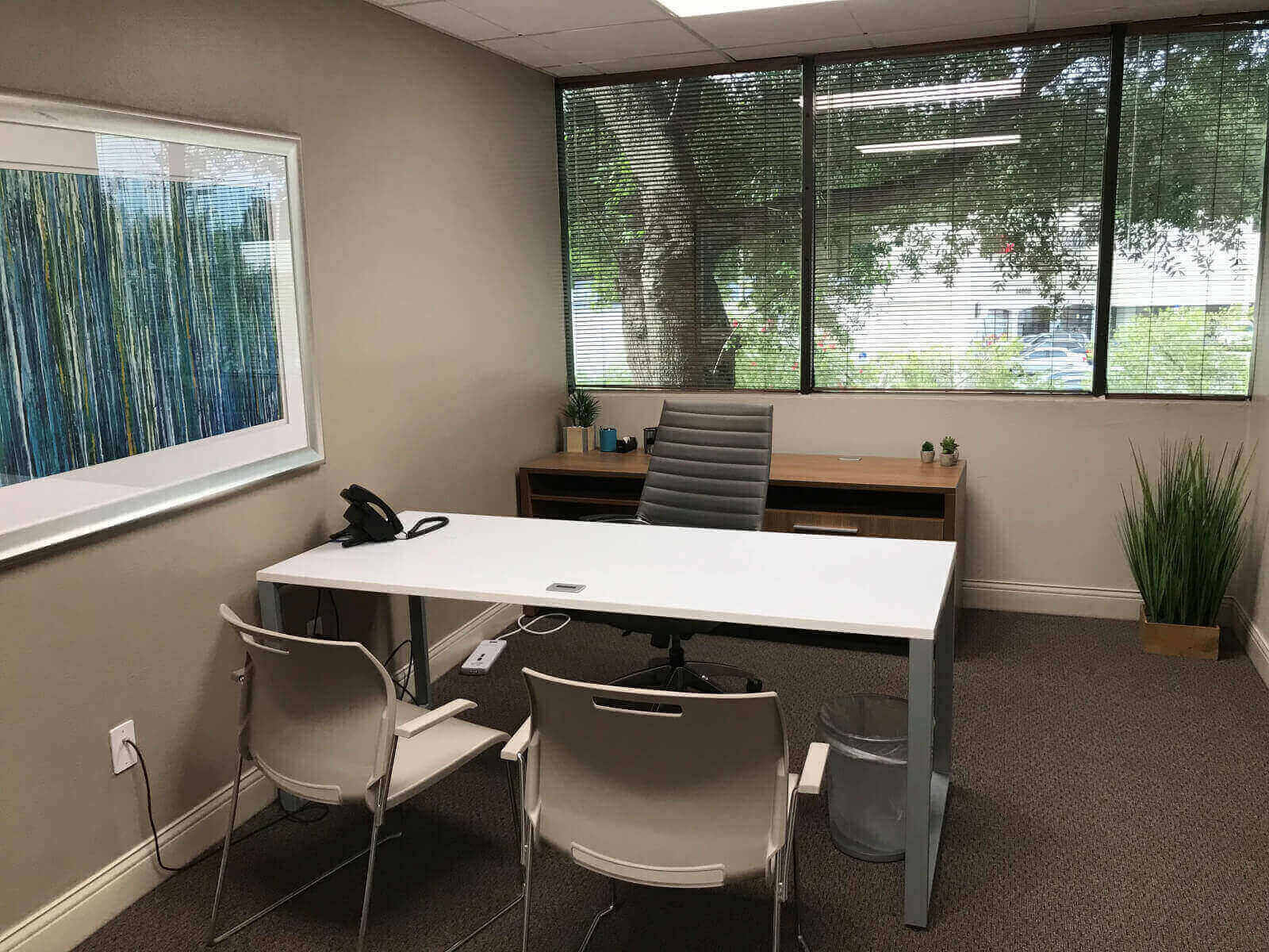 Paramount Plaza - Image 1