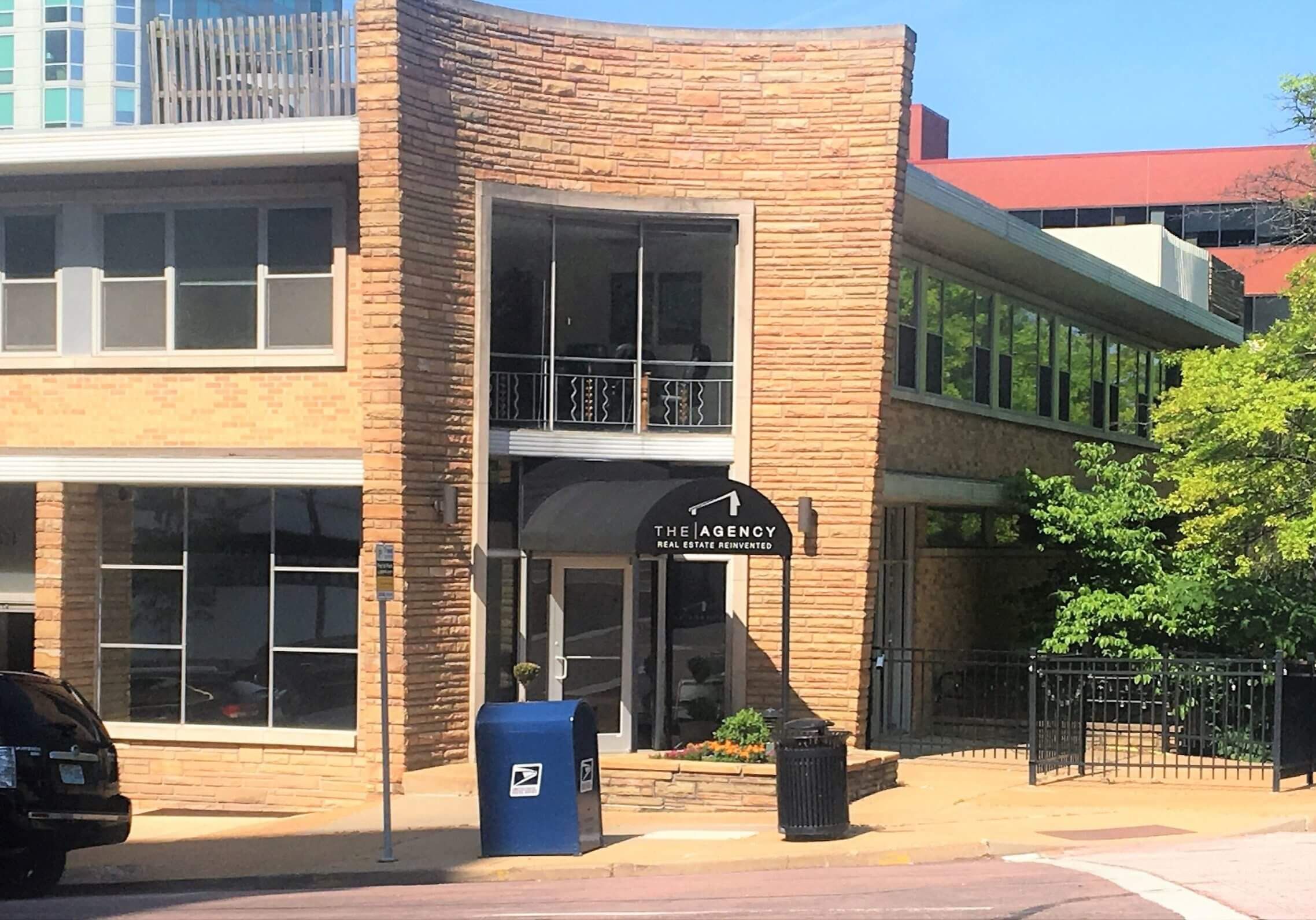 8000 Carondelet Ave, Clayton - Image 1