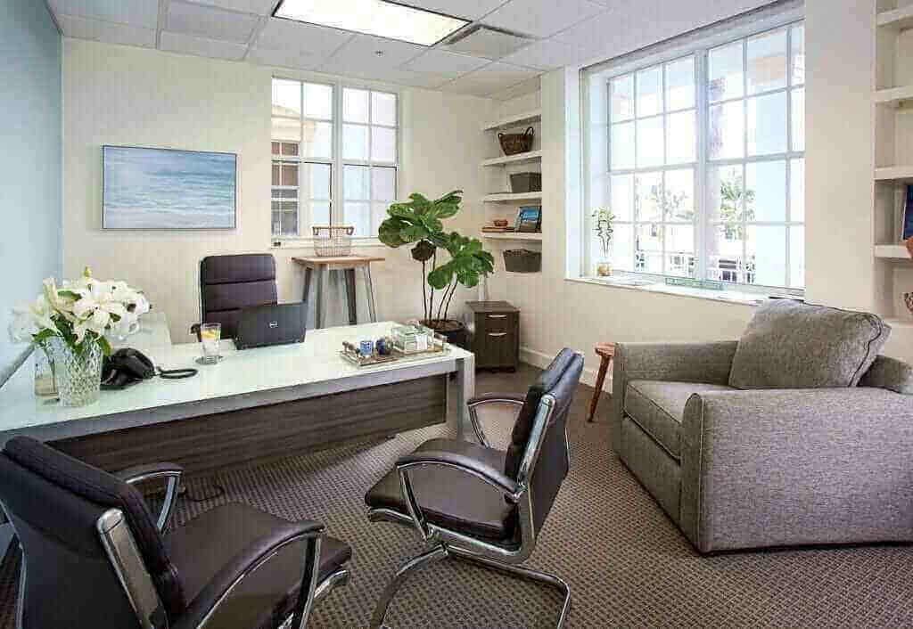 649 Fifth Avenue South, Naples - Image 1