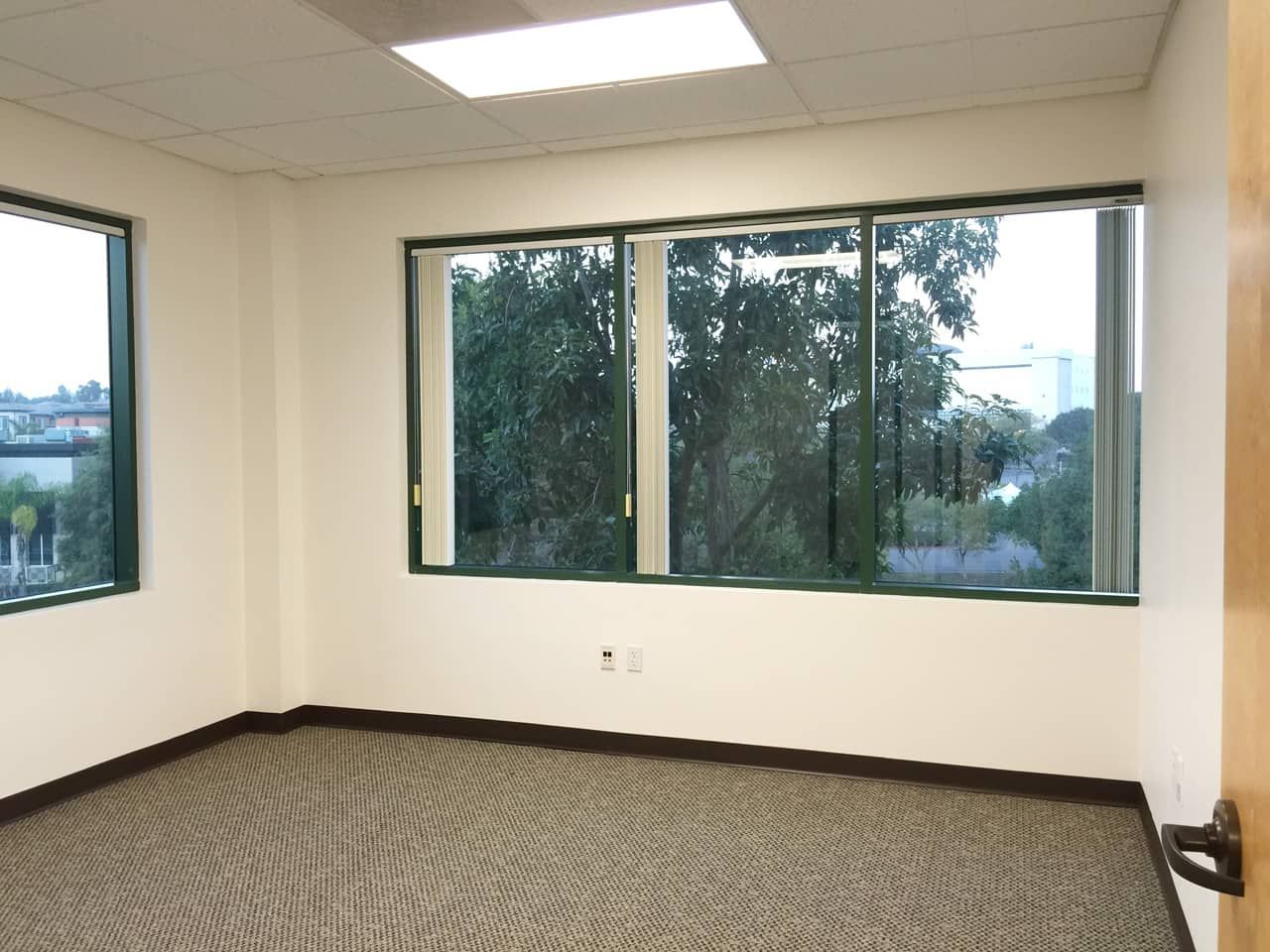 440 S Melrose Dr, Vista - Image 1