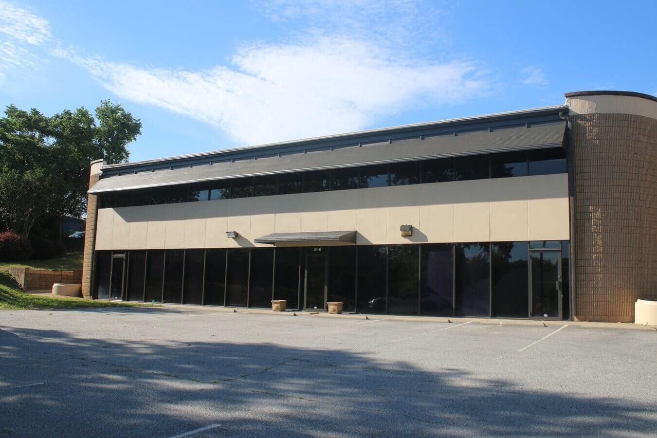 81 Pointe Cir, Greenville - Image 1