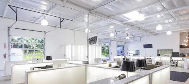 Las Palmas Office Center - Image 1